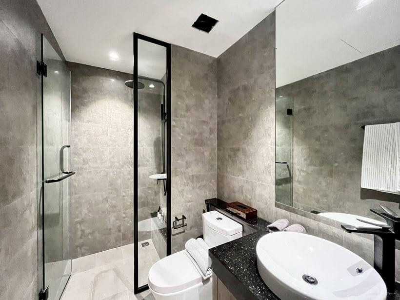 Phòng tắm đứng làm cho phòng tắm cực kỳ hiện đại